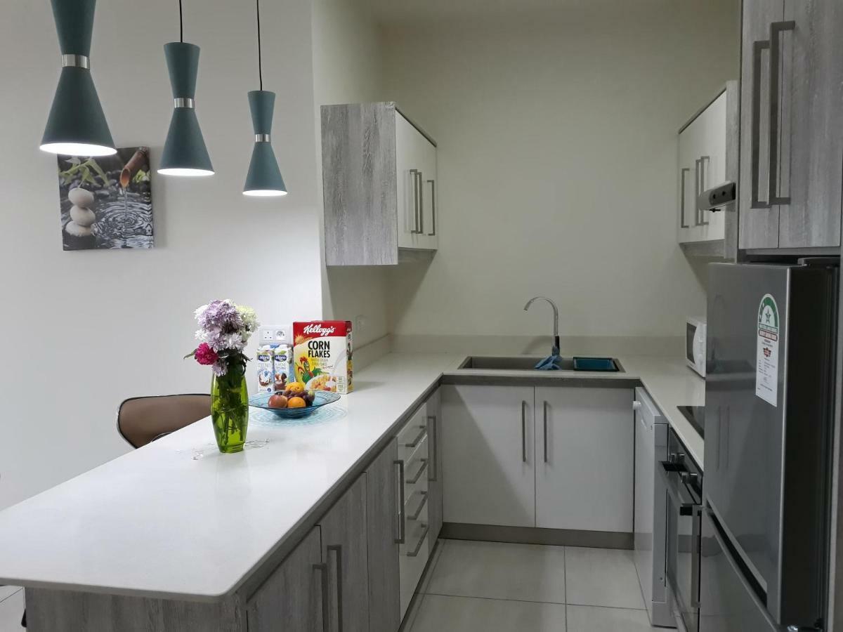 2 Bedroom Flat 15 Mins Walk From Flic En Flac Beach Flic en Flac Exterior foto