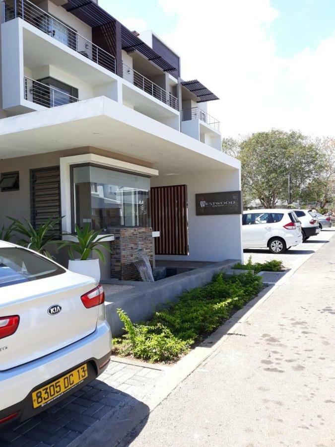 2 Bedroom Flat 15 Mins Walk From Flic En Flac Beach Flic en Flac Exterior foto
